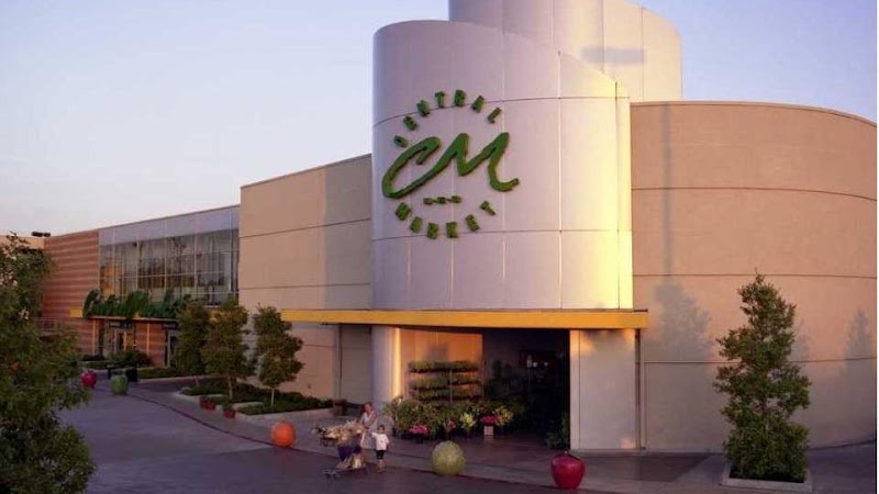 Make & Take: Decorate a Gingerbread House (All Ages) at Central Market Dallas Lovers Lane